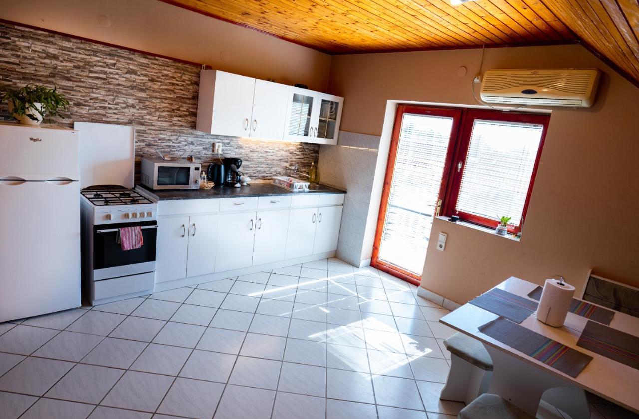 Tenisz Vendeghaz Ordacsehi Exterior photo